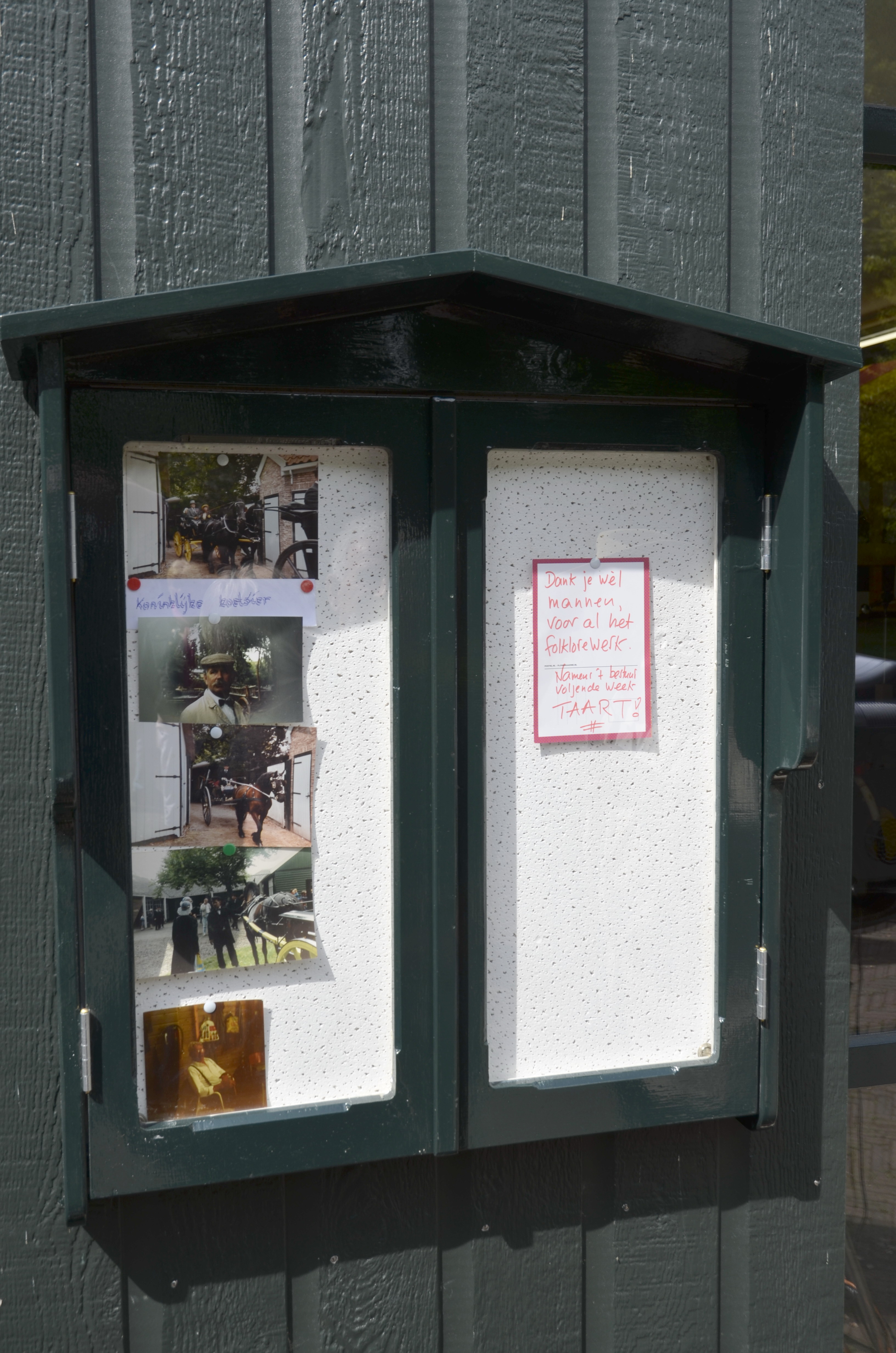 Onthulling mededelingen kastje Rijtuigen Museum