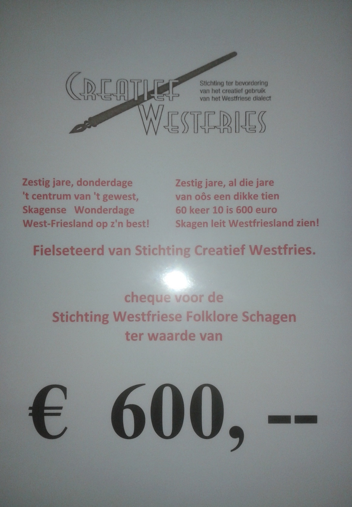 Folklore verblijd met cheques.